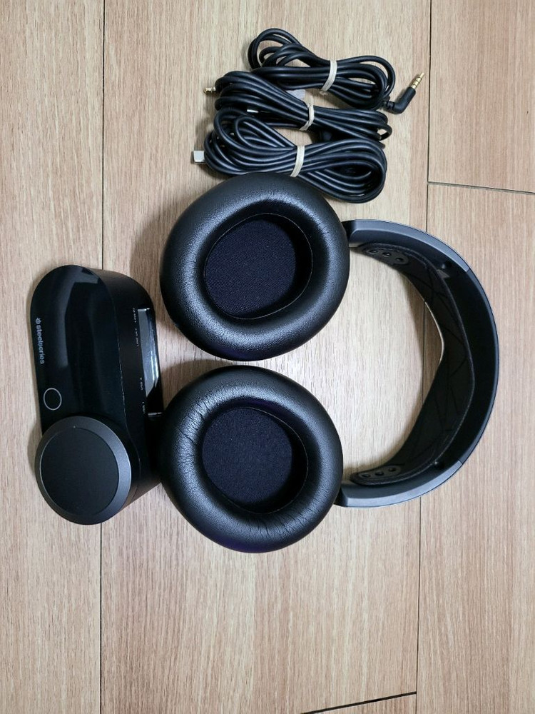 스틸시리즈 Arctis Nova Pro 유선 헤드폰--1