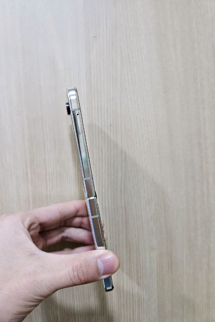 플립5 갤럭시 256G 팝니다--10