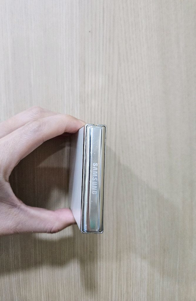 플립5 갤럭시 256G 팝니다--9