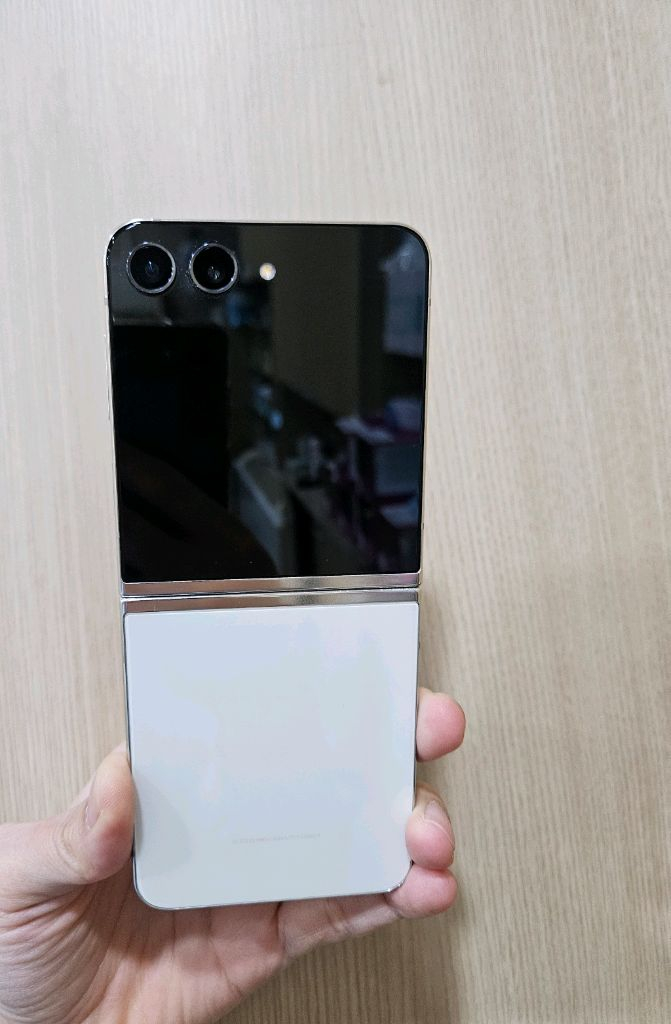 플립5 갤럭시 256G 팝니다--11