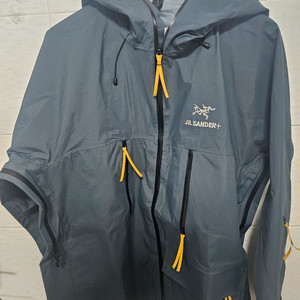 아크테릭스 질샌더+ 고어텍스 자켓 M사이즈