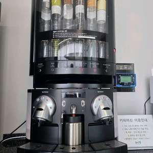 네스프레소 제미니 커피머신 이미지