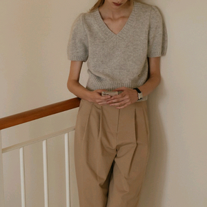 TILLIDIE Raccoon V-neck knit top