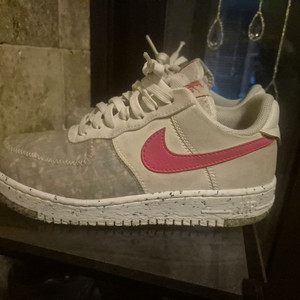 나이키 에어포스원 유틸리티 정품. 235-240