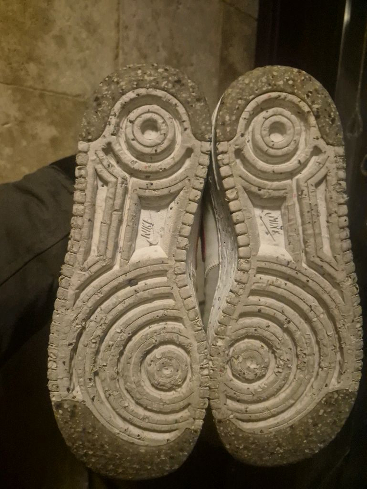 나이키 에어포스원 유틸리티 정품. 235-240--3