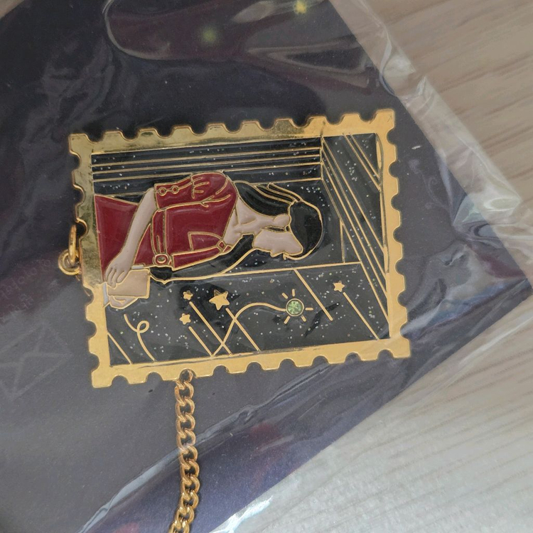 아이유 체인 우표 디자인 브로치st 금속 핀뱃지(앨범 밤편지)--2