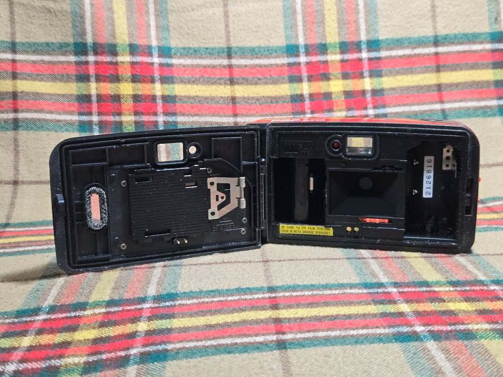 코니카 POP SUPER 빨강 카메라 이미지