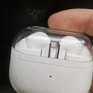 버즈3프로 박스도 있습니다