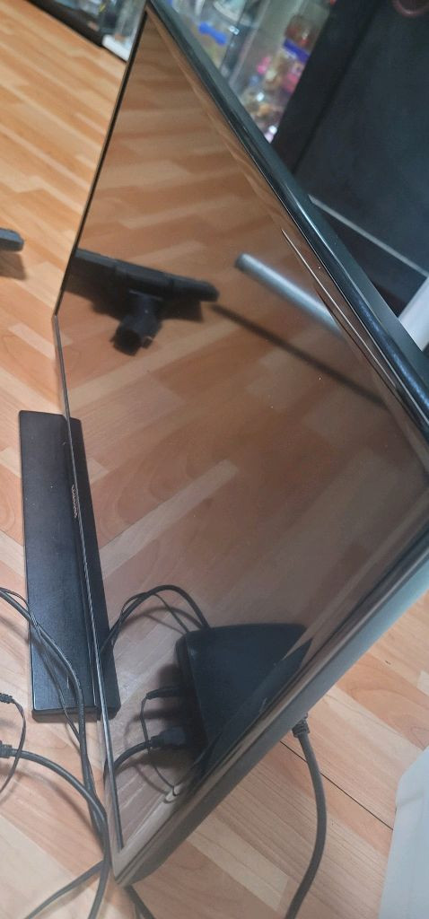 삼성 32인치 LED TV (상태 좋음, 셋톱박스 무료 증정)내용:삼성 32인치 LED TV 판매합니다. (모델명: 이미지