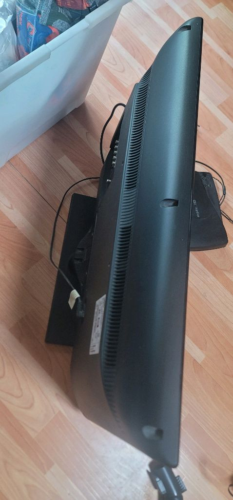 삼성 32인치 LED TV (상태 좋음, 셋톱박스 무료 증정)내용:삼성 32인치 LED TV 판매합니다. (모델명: 이미지