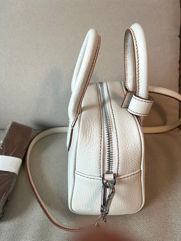 새거) 띠서울 레옹백 p 쁘띠사이즈 급처--1