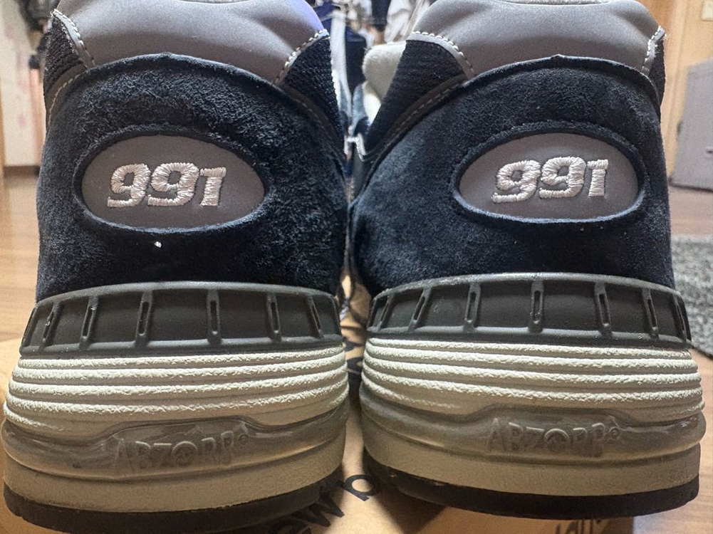 뉴발란스 991 네이비 290 팝니다. 이미지