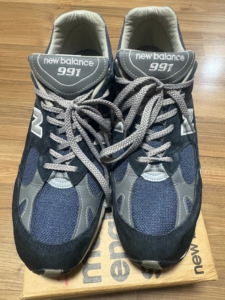 뉴발란스 991 네이비 290 팝니다. 이미지