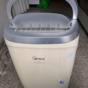 위닉스 제습기 15리터 부품용이나 수리해서 사용하실분