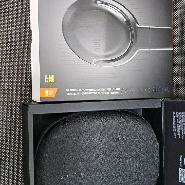 JBL TOUR ONE M2 블루투스 노이즈캔슬링 헤드폰 (배송비포함)--7