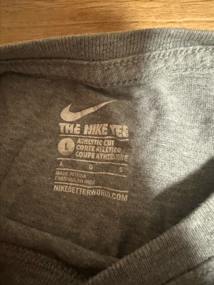 여성용 나이키 회색 반팔티--1