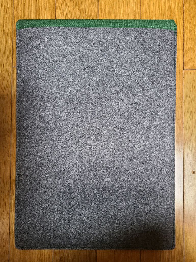 스타벅스 노트북 파우치 겸 데스크매트--1