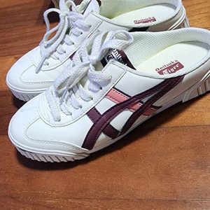 오니츠카타이거 뮬 스니커즈 230/ 산드로 스니커즈 230