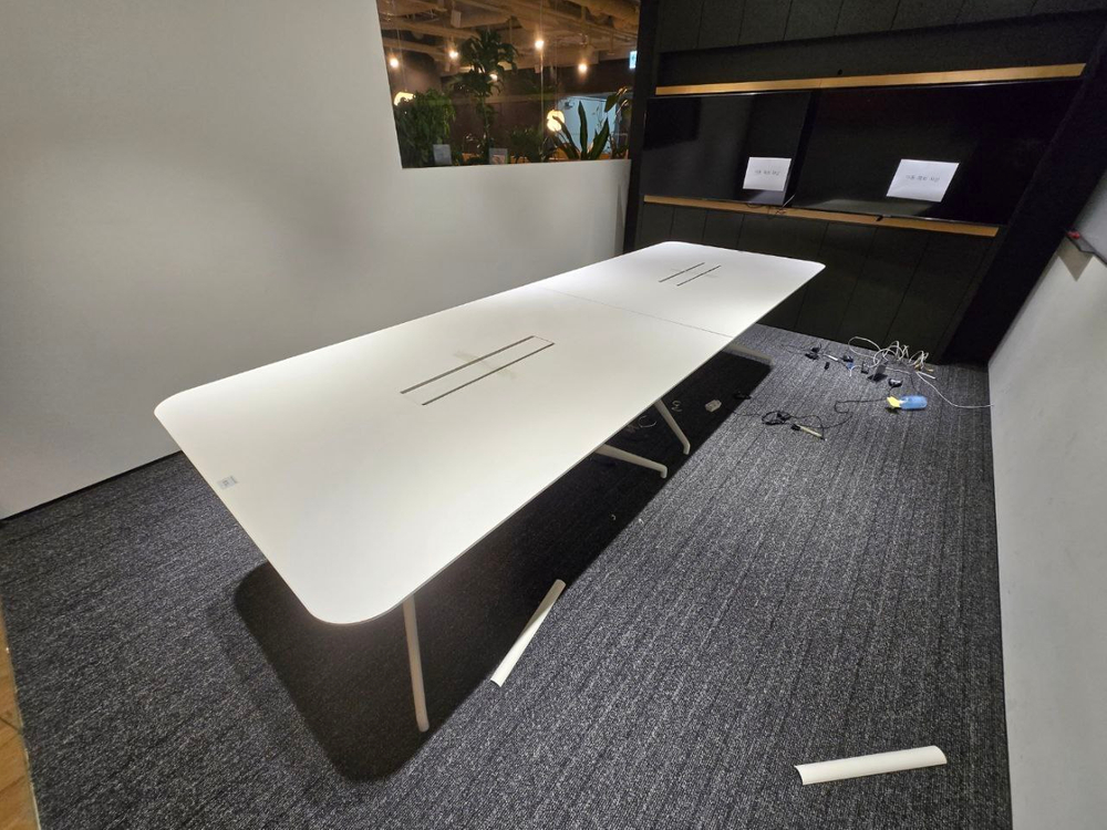 퍼시스 비콘 회의 테이블 2400mm--1