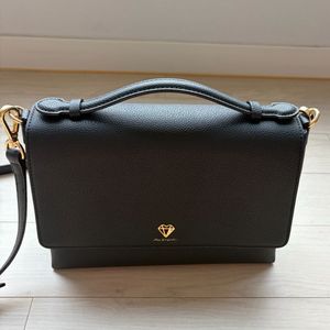 질스튜어트 블랙 토트백 크로스백 이미지