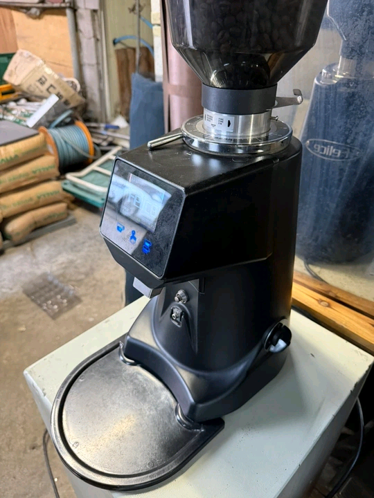 Vibiemme 커피머신 + 그라인더 + 온수기+ 제빙기+ 빙수기 이미지