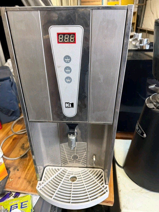 Vibiemme 커피머신 + 그라인더 + 온수기+ 제빙기+ 빙수기 이미지