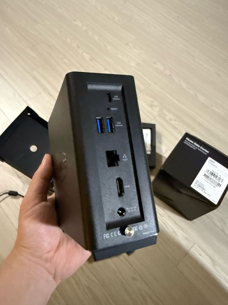 테라마스터 F4 SSD 나스(4베이 NVMe)--1