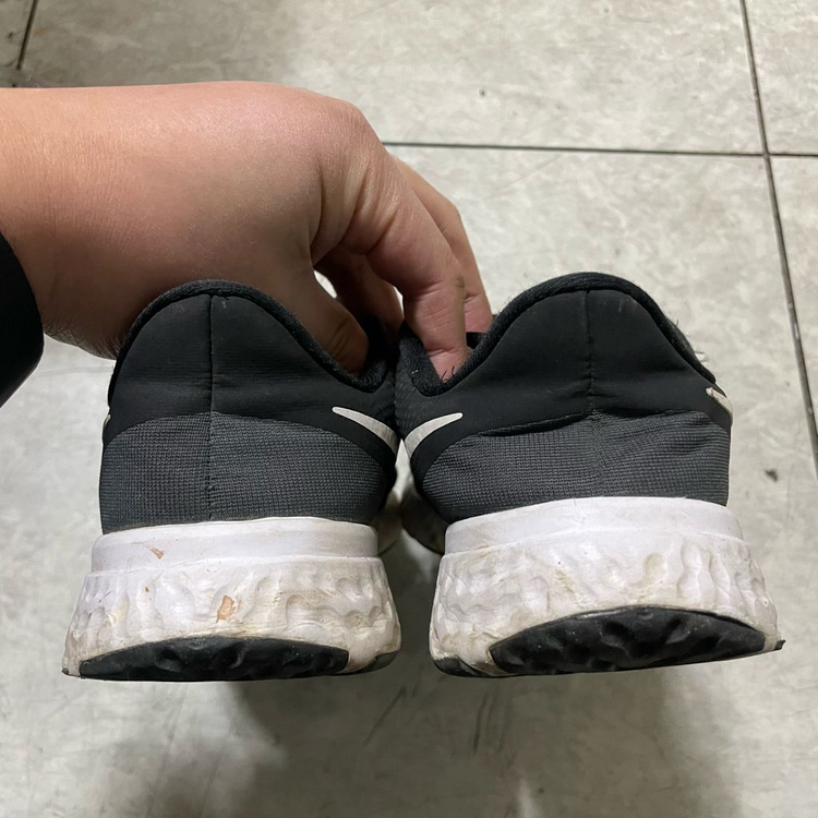 나이키 레볼루션 5 블랙 여성 운동화 신발 230--5