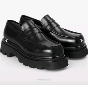 자라 페니 로퍼