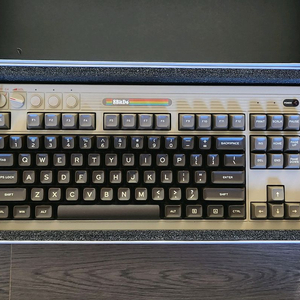8Bitdo 레트로 키보드 C64에디션