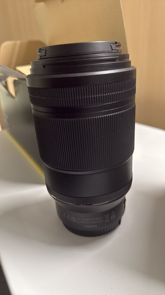 Z마운트 105mm f/2.8 VR S 렌즈 이미지