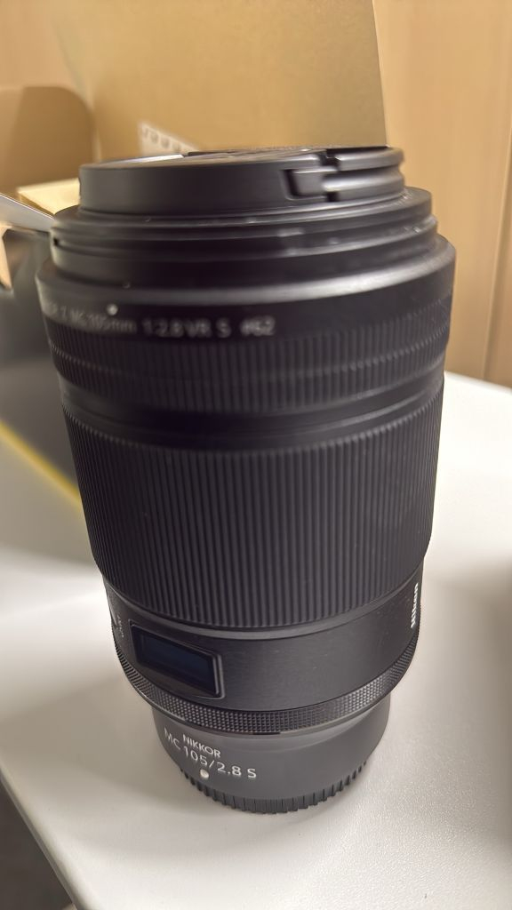 Z마운트 105mm f/2.8 VR S 렌즈 이미지