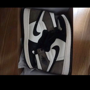 조던1 하이 다크모카 275