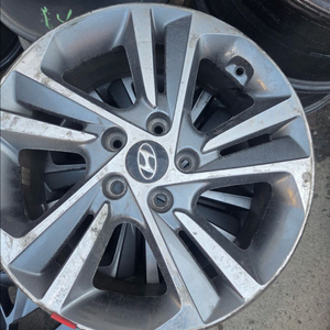 아반떼 AD 17인치휠 중고 4개 이미지