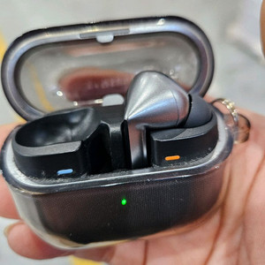 버즈3프로 왼쪽유닛 사요 이미지