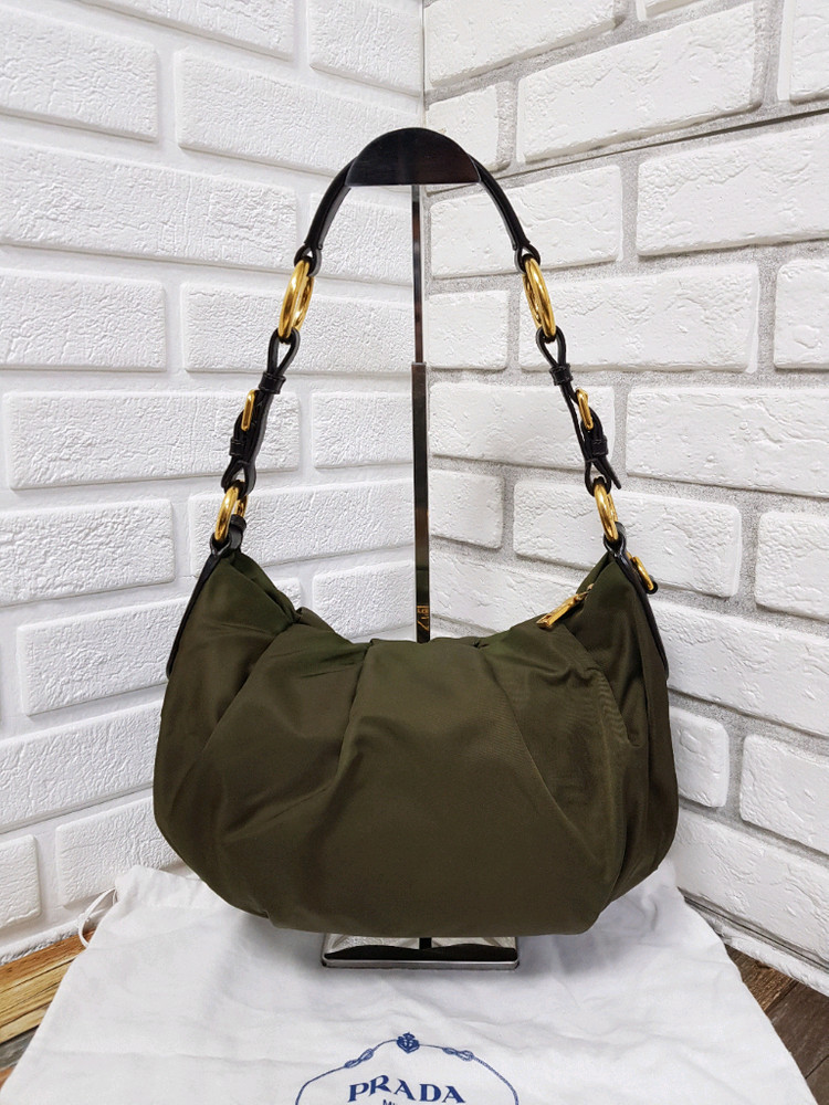 [정품] 프라다 포코노 금장 숄더백--1