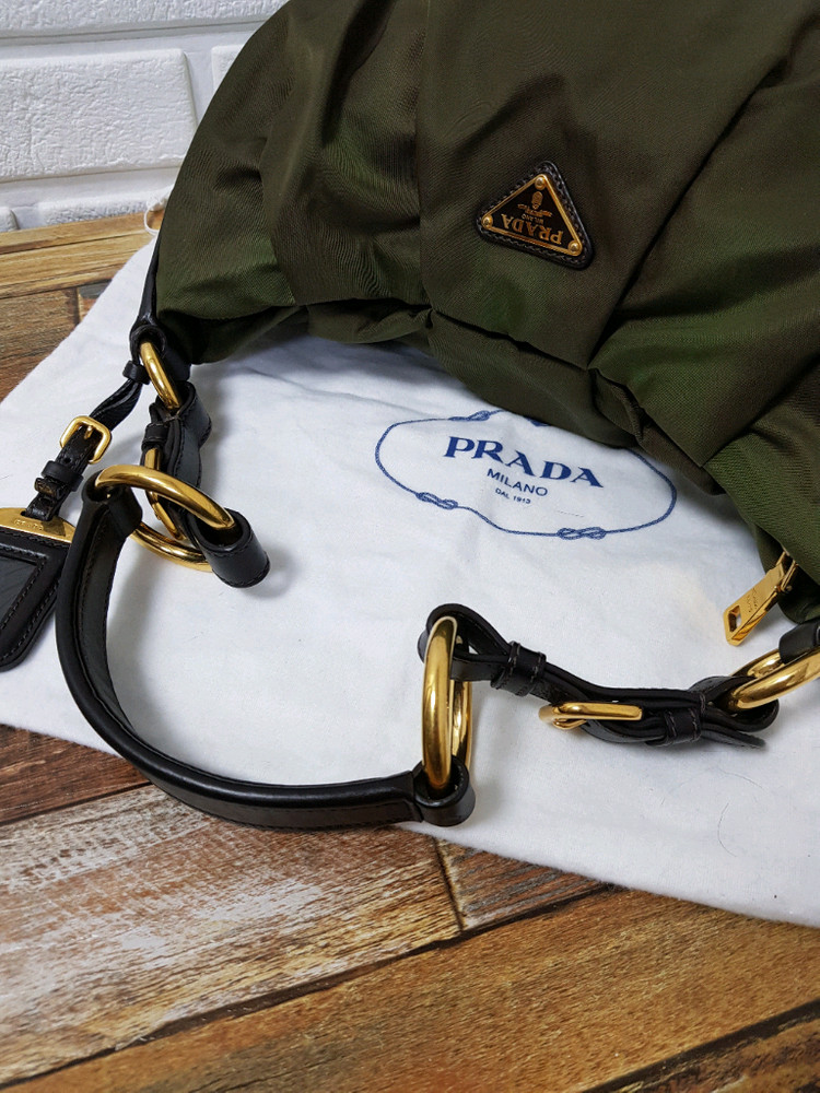 [정품] 프라다 포코노 금장 숄더백--4