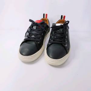 톰브라운 네이비 클래식 로우탑 스니커즈 8/265