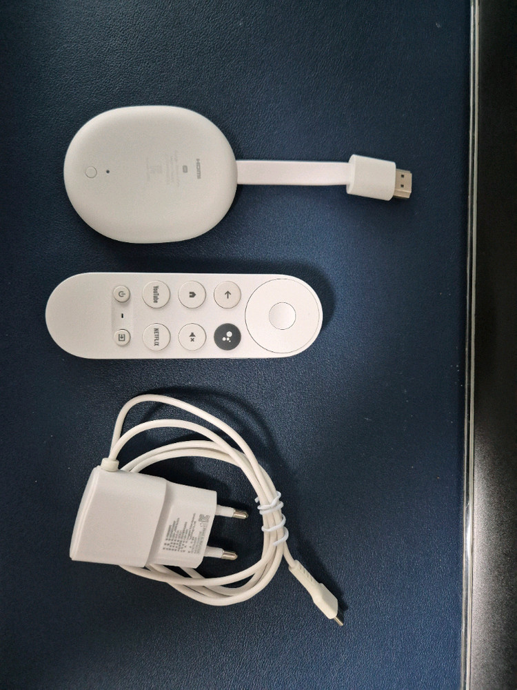 크롬캐스트 4세대 4k 한국 정발품팝니다.--1