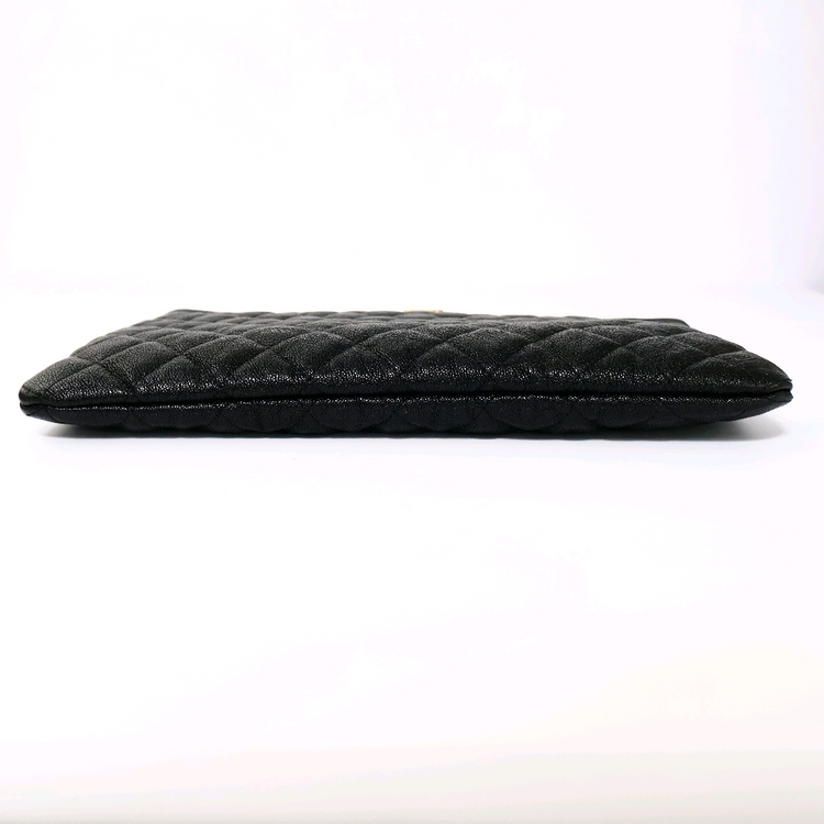 샤넬 보이 캐비어 금장 블랙 클러치백 미디움 27번대 이미지