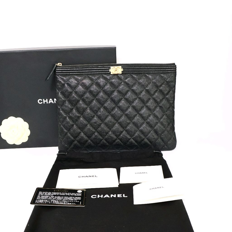 샤넬 보이 캐비어 금장 블랙 클러치백 미디움 27번대 이미지