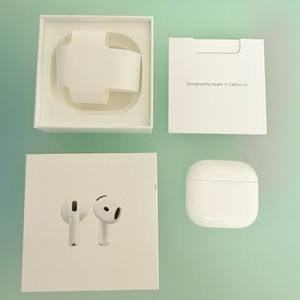 [상태최상] 애플 에어팟 4세대 MXP63KH/A 풀박스 (노캔x)