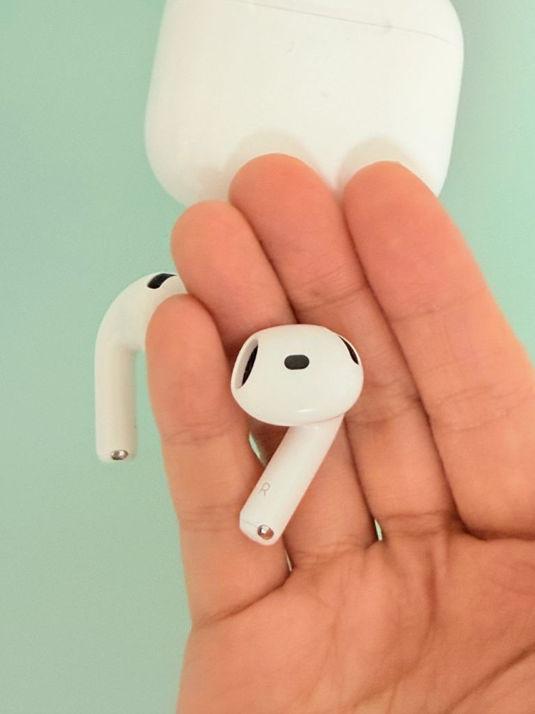 [상태최상] 애플 에어팟 4세대 MXP63KH/A 풀박스 (노캔x)--3