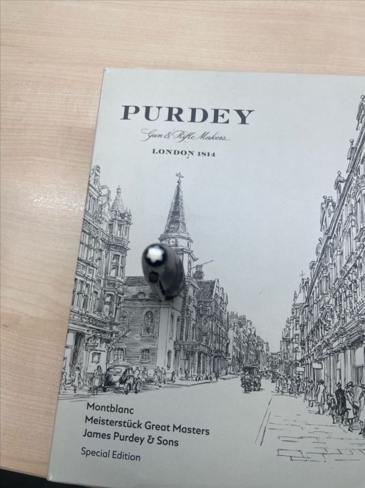 몽블랑 퍼디앤 손 만년필 이미지