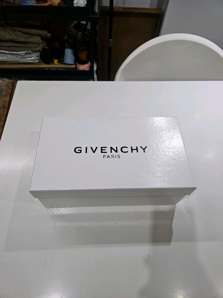 지방시 어반 스트리트 남성 스니커즈 사이즈 41 새상품 미착용--3