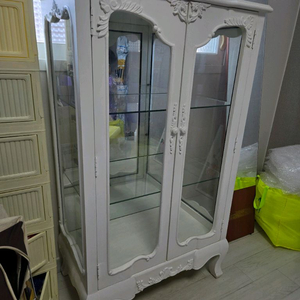 쉐비 앤틱 스타일 흰색 장식장 부엌장 거실장