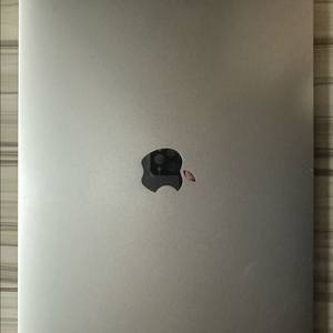 맥북에어m1 액정하자 판매합니다.