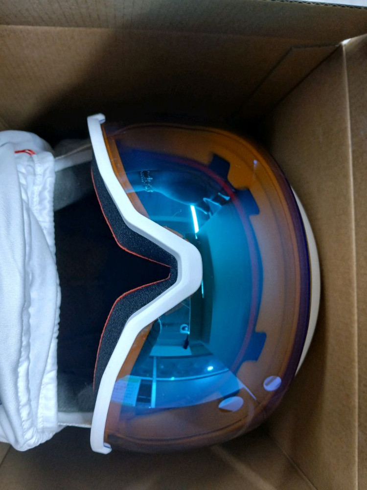 아토믹 바이저 스키헬멧 화이트색상 L(59-63)사이즈--3