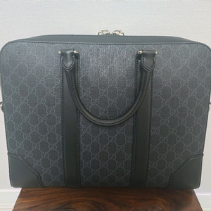 구찌 슈프림 GG 서류가방