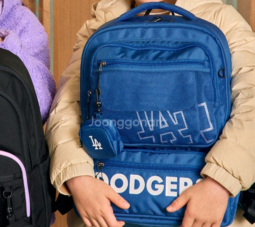 당일발송! 미착용 새제품 MLB 고학년 책가방백팩세트 책가방+서브백+탈부착 가능한 호신용 호루라기+무선 이어폰파우치--0